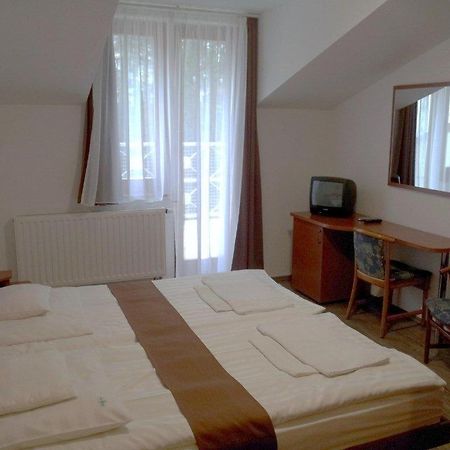 Fenyves Hotel Bekescsaba Luaran gambar