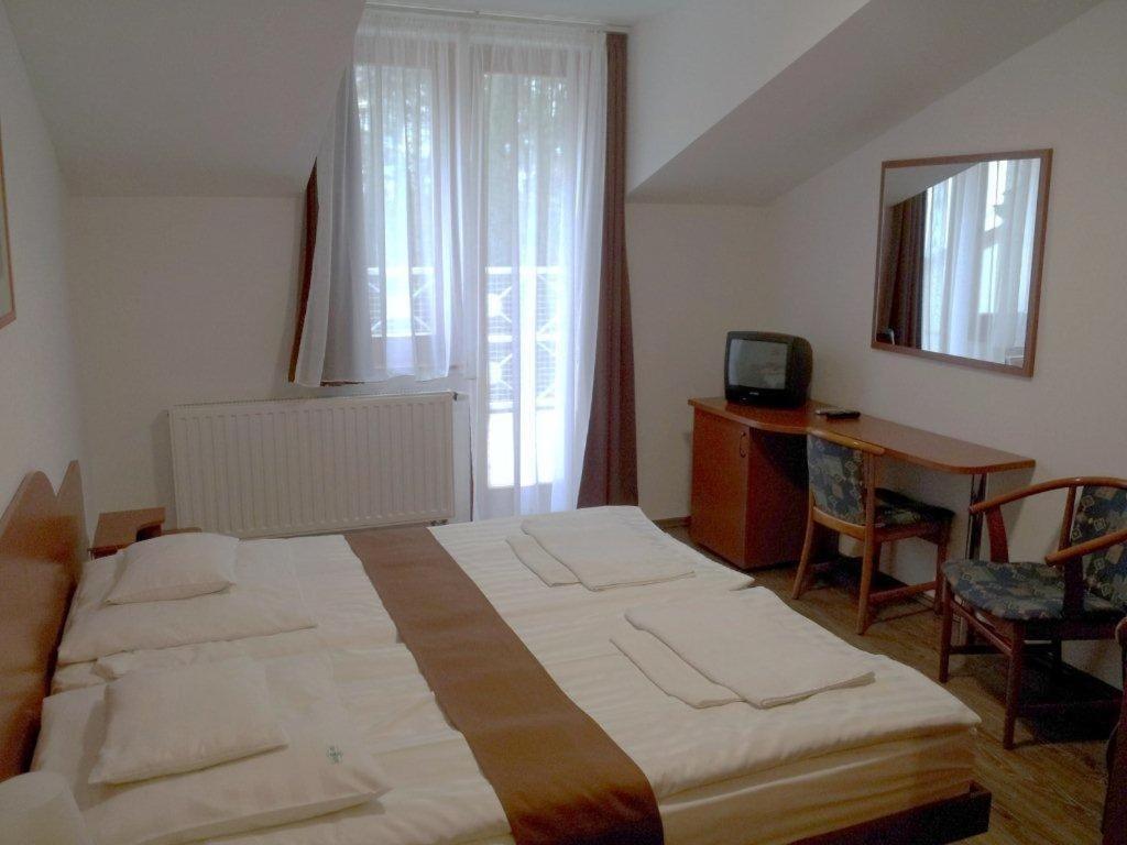 Fenyves Hotel Bekescsaba Luaran gambar