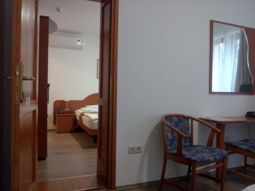Fenyves Hotel Bekescsaba Luaran gambar