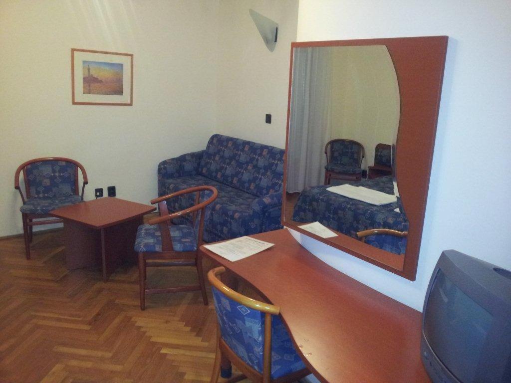 Fenyves Hotel Bekescsaba Luaran gambar
