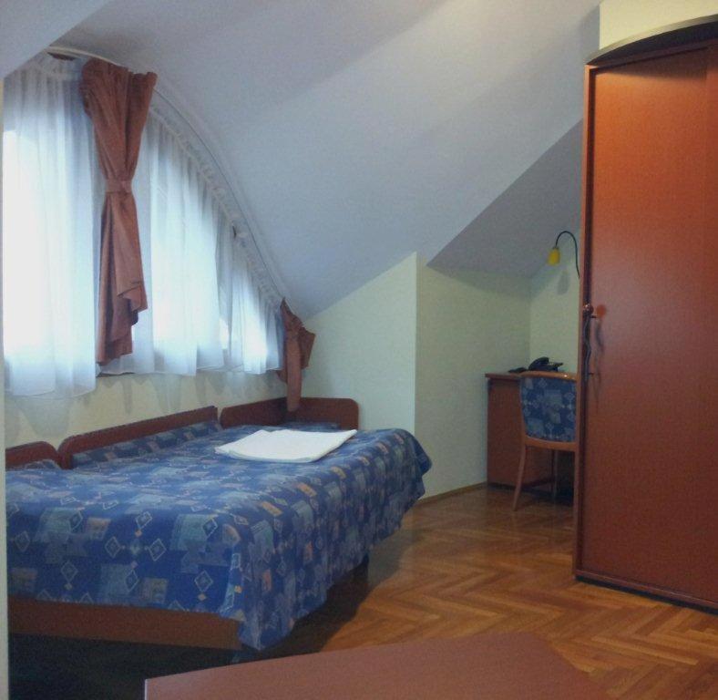 Fenyves Hotel Bekescsaba Luaran gambar